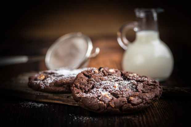 cookies-baked-goods-frisch-chocolate-94278.jpeg